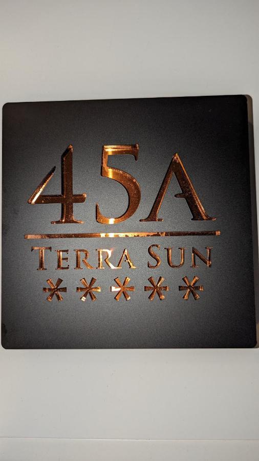 Apartments Terra Sun With Private Pool Or Jacuzzi Njivice Buitenkant foto