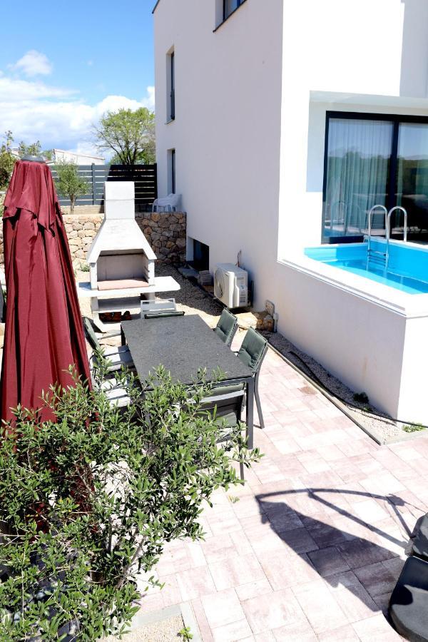 Apartments Terra Sun With Private Pool Or Jacuzzi Njivice Buitenkant foto